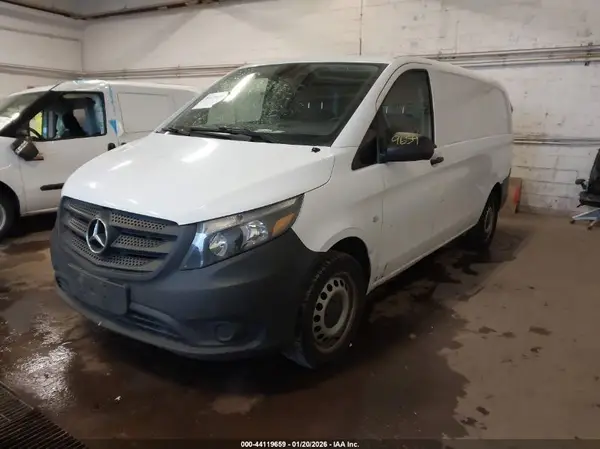W1YV0BEY9L3756411 2020 MERCEDES-BENZ METRIS - Image 2
