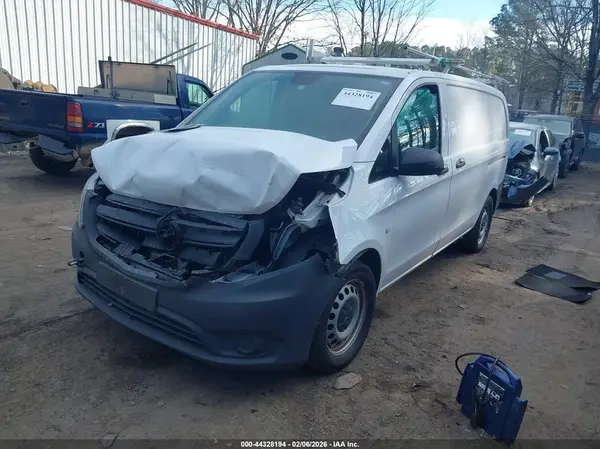W1YV0BEYXP4217098 2023 MERCEDES-BENZ METRIS - Image 2