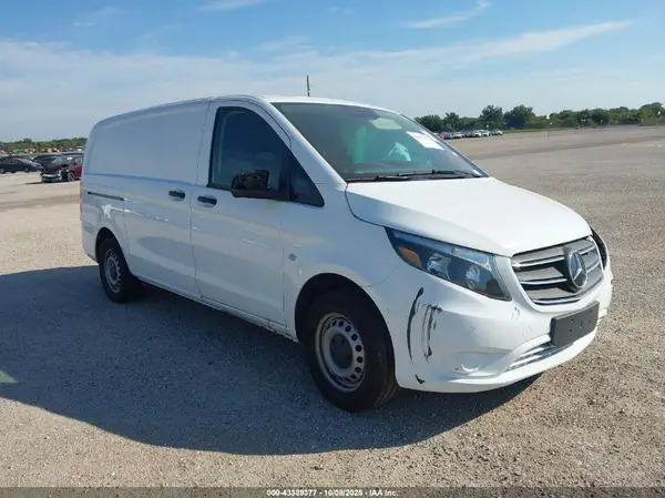 W1YV0BEYXP4360648 2023 MERCEDES-BENZ METRIS - Image 1