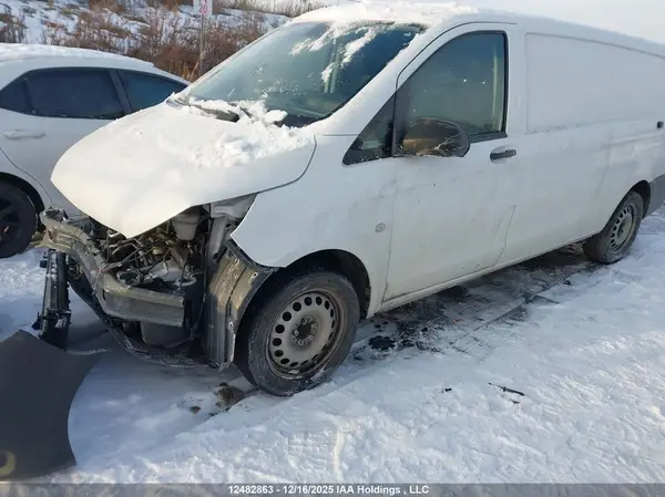 W1YV0CEY0L3751555 2020 MERCEDES-BENZ METRIS - Image 2