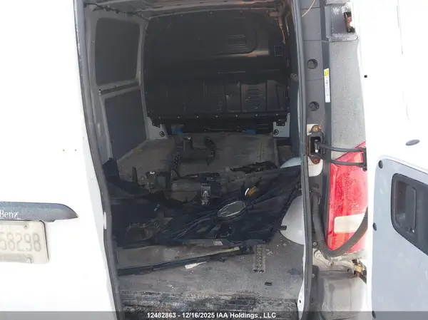 W1YV0CEY0L3751555 2020 MERCEDES-BENZ METRIS - Image 8