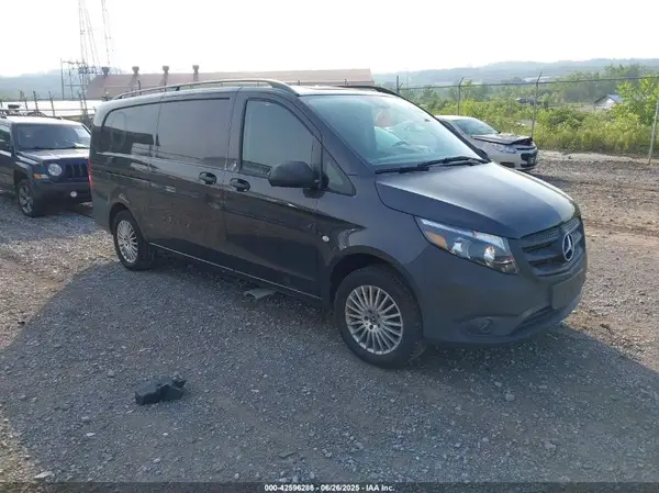 W1YV0CEY2M3913283 2021 MERCEDES-BENZ METRIS - Image 1
