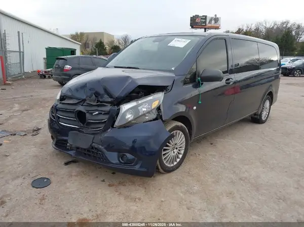 W1YV0CEY2N3977194 2022 MERCEDES-BENZ METRIS - Image 2