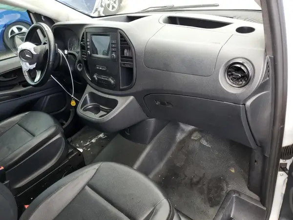 W1YV0CEY3M3865325 2021 MERCEDES-BENZ METRIS - Image 8