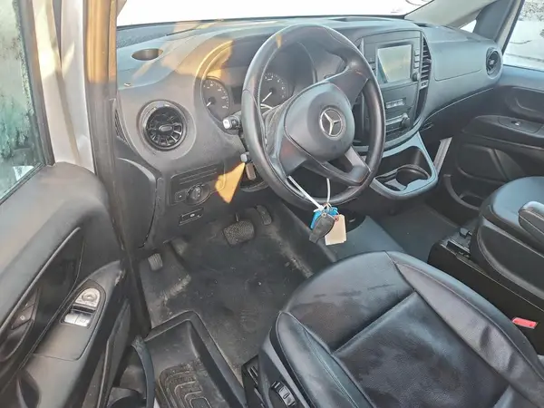 W1YV0CEY3M3944008 2021 MERCEDES-BENZ METRIS - Image 8