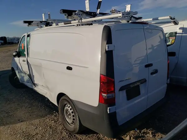 W1YV0CEY4P4359615 2023 MERCEDES-BENZ METRIS - Image 2