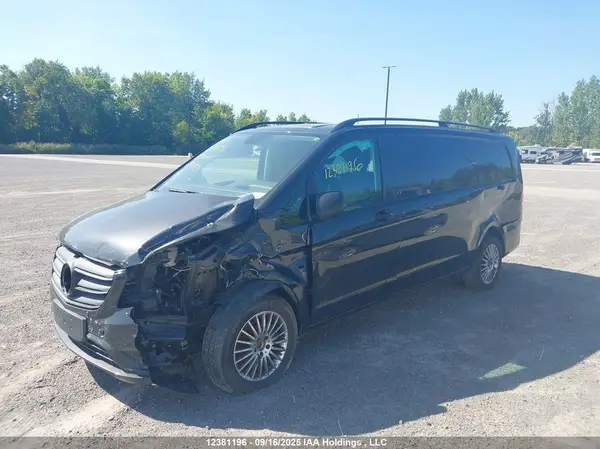 W1YV0CEY6N3975805 2022 MERCEDES-BENZ METRIS - Image 2