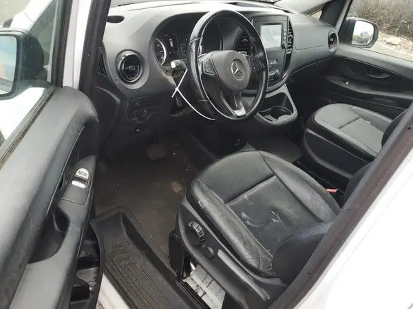 W1YV0CEY7M3870804 2021 MERCEDES-BENZ METRIS - Image 8