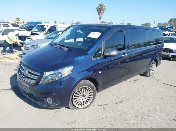 W1YV0CEY9L3688441 2020 MERCEDES-BENZ METRIS - Image 2