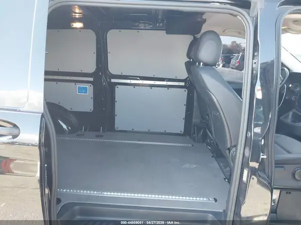 W1YV0CEYXP4287917 2023 MERCEDES-BENZ METRIS - Image 8