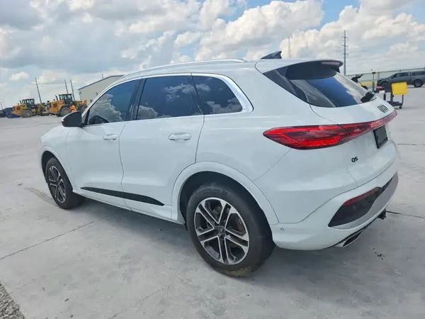WA11AAGU1S2025555 2025 AUDI Q5 - Image 2