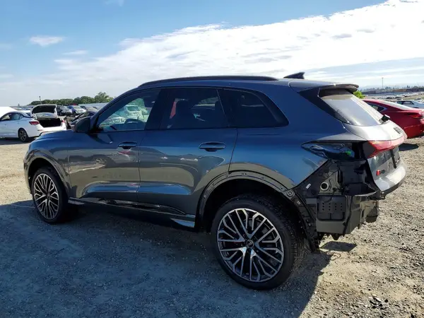 WA125AGU0S2018394 2025 AUDI SQ5 - Image 2