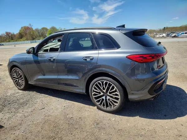 WA125AGU0S2022574 2025 AUDI SQ5 - Image 2