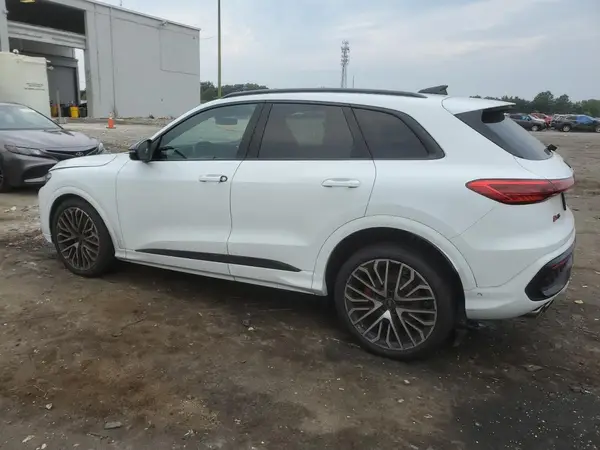 WA125AGU6S2028489 2025 AUDI SQ5 - Image 2