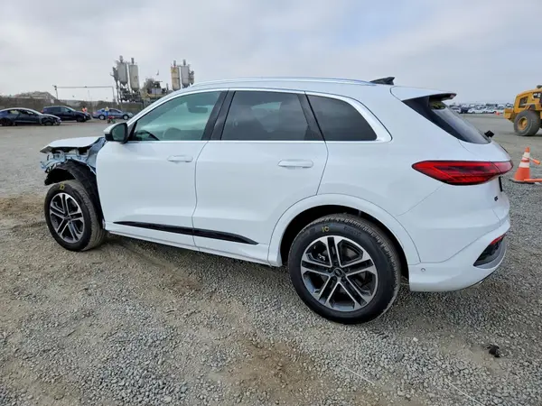 WA12AAGU1S2080835 2025 AUDI Q5 - Image 2
