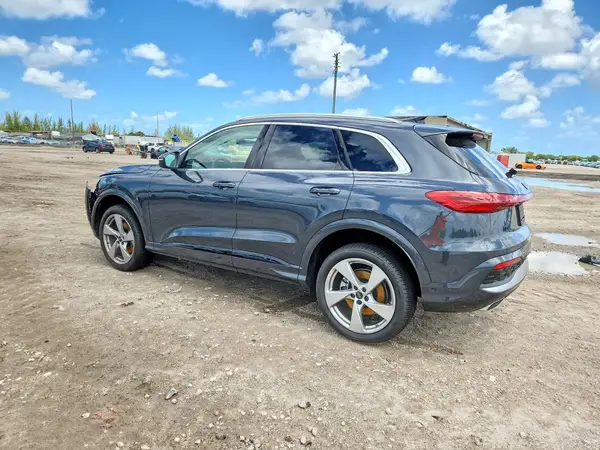 WA12AAGU4S2010648 2025 AUDI Q5 - Image 2