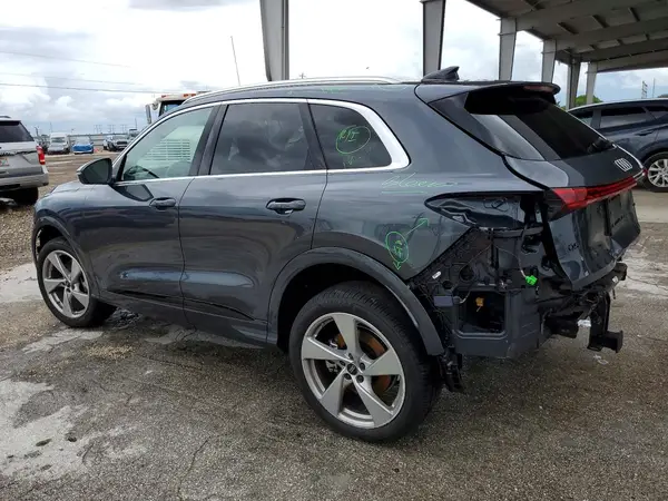 WA12AAGU6S2043070 2025 AUDI Q5 - Image 2