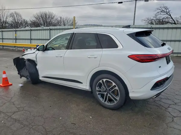 WA12AAGU6S2065196 2025 AUDI Q5 - Image 2