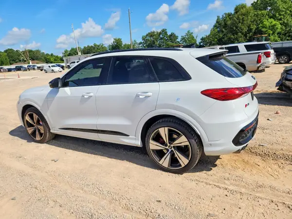 WA135AGU7S2112082 2025 AUDI SQ5 - Image 2
