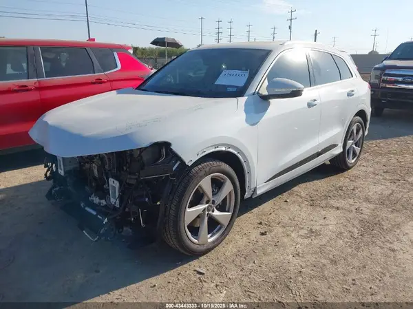 WA13AAGU6S2019873 2025 AUDI Q5 - Image 2