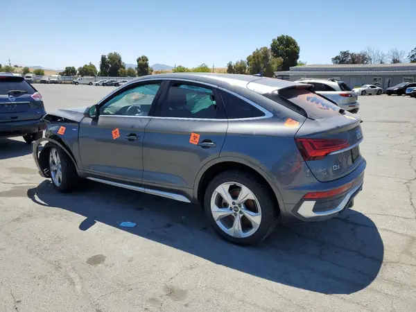 WA14AAFY7M2097428 2021 AUDI Q5 - Image 2