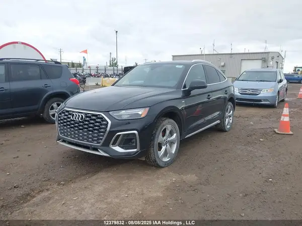 WA14AAFY9M2134785 2021 AUDI Q5 - Image 2