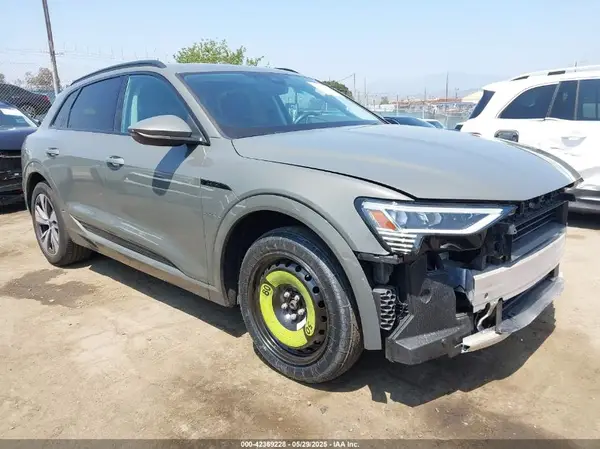 WA14AAGE0RB011467 2024 AUDI Q8 - Image 1