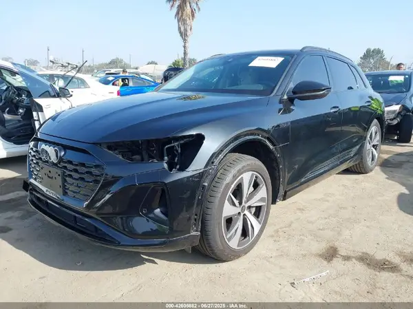 WA14AAGE1RB036748 2024 AUDI Q8 - Image 2