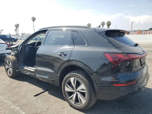 WA14AAGE1RB046146 2024 AUDI Q8 - Image 2