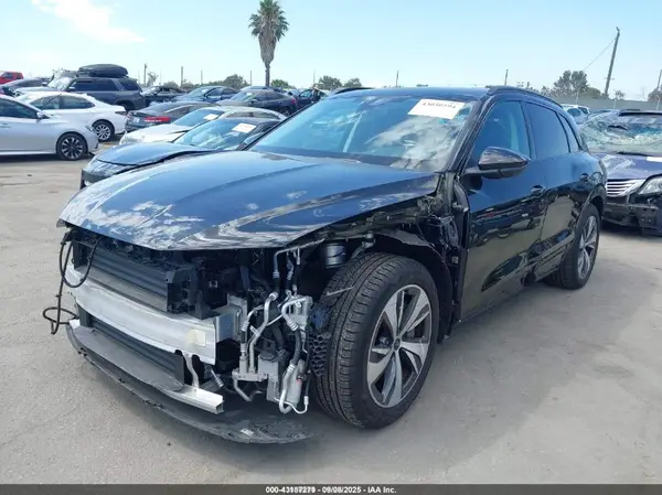 WA14AAGE1RB048401 2024 AUDI Q8 - Image 2