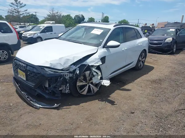 WA14AAGE2RB055499 2024 AUDI Q8 - Image 2
