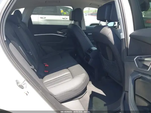 WA14AAGE2RB055499 2024 AUDI Q8 - Image 8