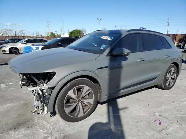 WA14AAGE4RB012976 2024 AUDI Q8 - Image 1