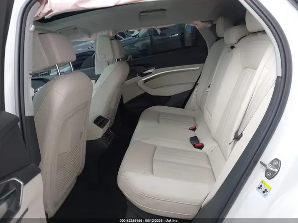 WA14AAGE5RB012744 2024 AUDI Q8 - Image 8