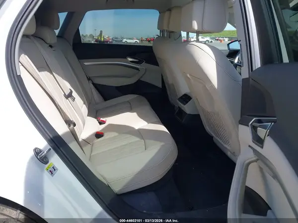 WA14AAGE5RB017121 2024 AUDI Q8 - Image 8