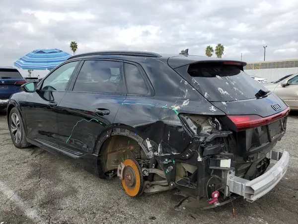 WA14AAGE6RB011909 2024 AUDI Q8 - Image 2
