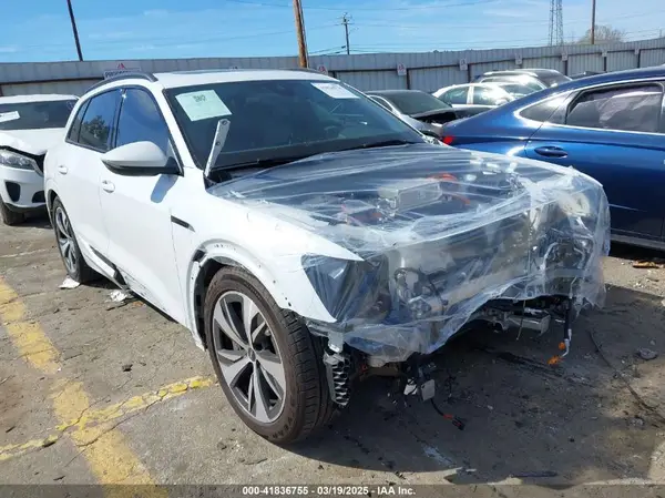 WA14AAGE6RB058129 2024 AUDI Q8 - Image 1