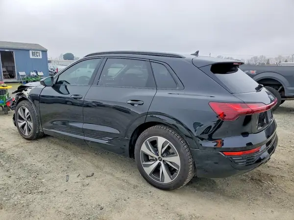 WA14AAGE7RB012910 2024 AUDI Q8 - Image 2