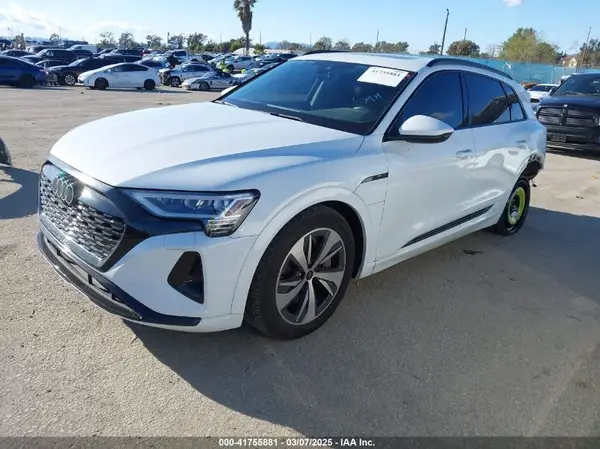 WA14AAGE7RB020683 2024 AUDI Q8 - Image 2
