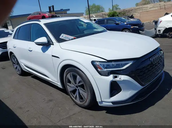 WA14AAGE9RB020829 2024 AUDI Q8 - Image 1