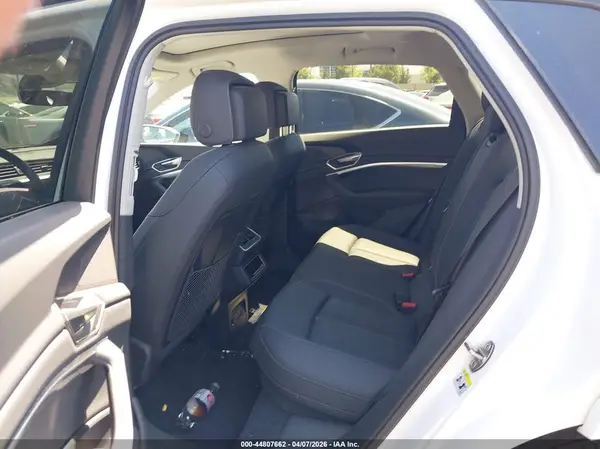 WA14AAGE9RB020829 2024 AUDI Q8 - Image 8