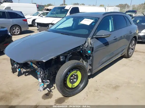WA14AAGE9RB054902 2024 AUDI Q8 - Image 2
