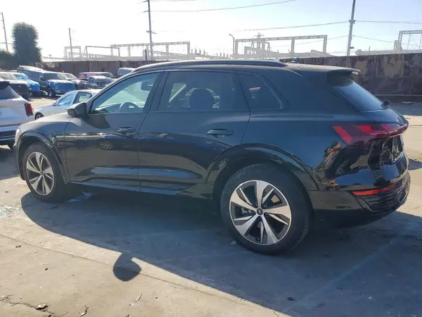 WA14AAGEXRB046212 2024 AUDI Q8 - Image 2