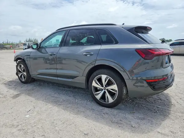 WA14AAGEXRB053595 2024 AUDI Q8 - Image 2