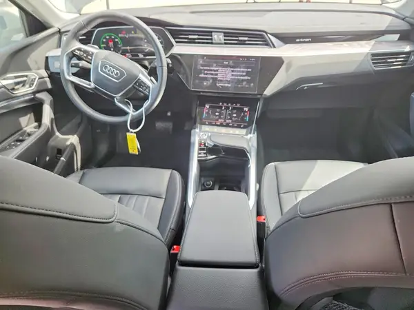 WA14AAGEXRB053595 2024 AUDI Q8 - Image 8