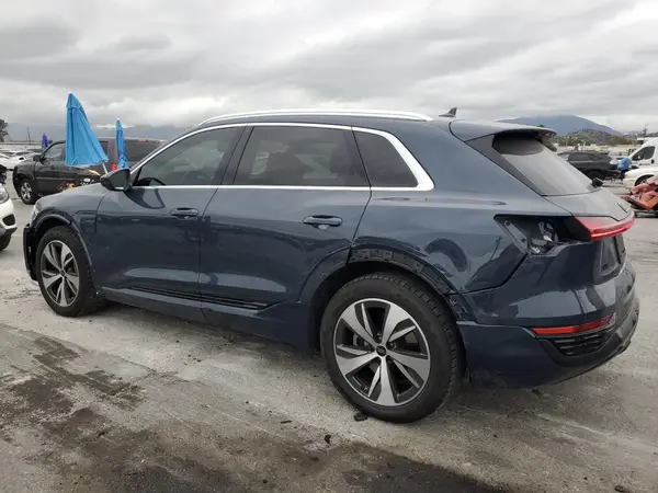 WA14AAGEXRB058084 2024 AUDI Q8 - Image 2
