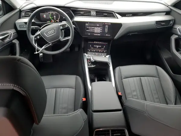 WA14AAGEXRB058084 2024 AUDI Q8 - Image 8