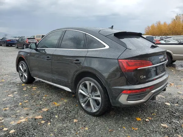 WA15AAFY2M2070738 2021 AUDI Q5 - Image 2