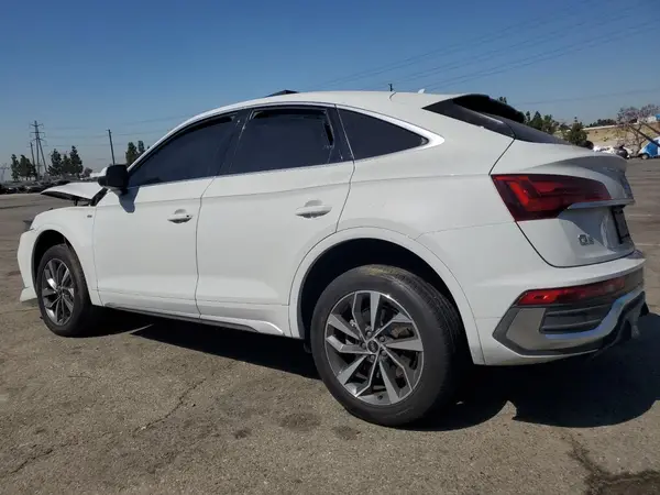 WA15AAFY4M2094054 2021 AUDI Q5 - Image 2