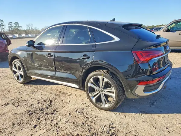 WA15AAFY4M2107451 2021 AUDI Q5 - Image 2